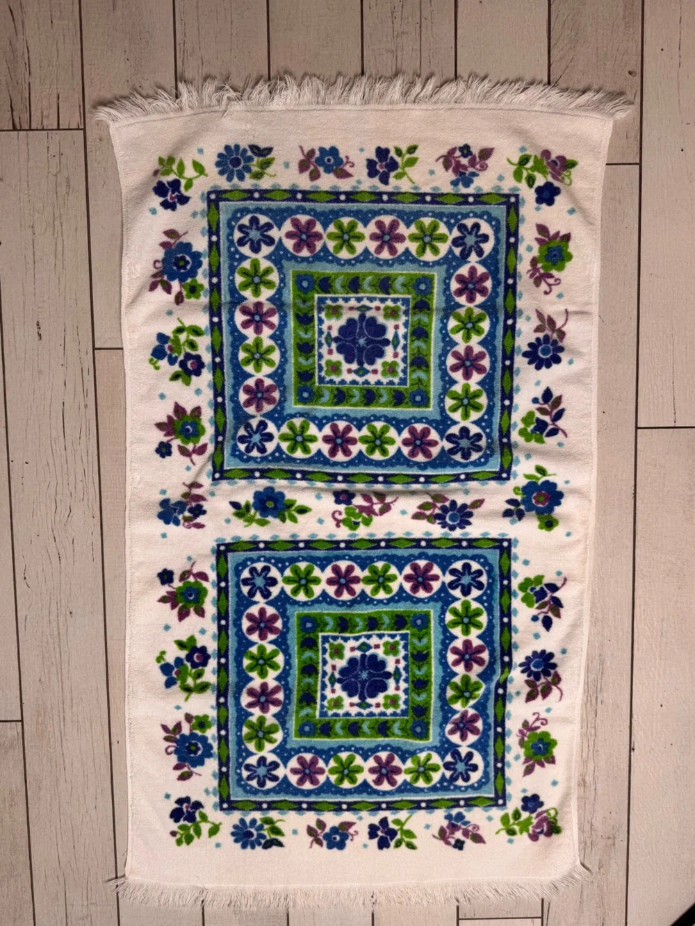 Vintage FieldCrest Towel Flower Power, Blue, Greens, And Purple Fringe 23.5”x40